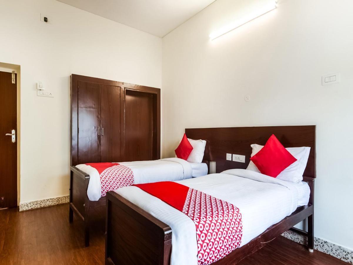 Oyo 76129 Rk Inn Guntūr エクステリア 写真